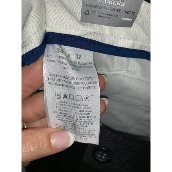 NWT Dockers Men's Classic Fit Chino Pants Black Size 34x32 Casual - Picture 6 of 6